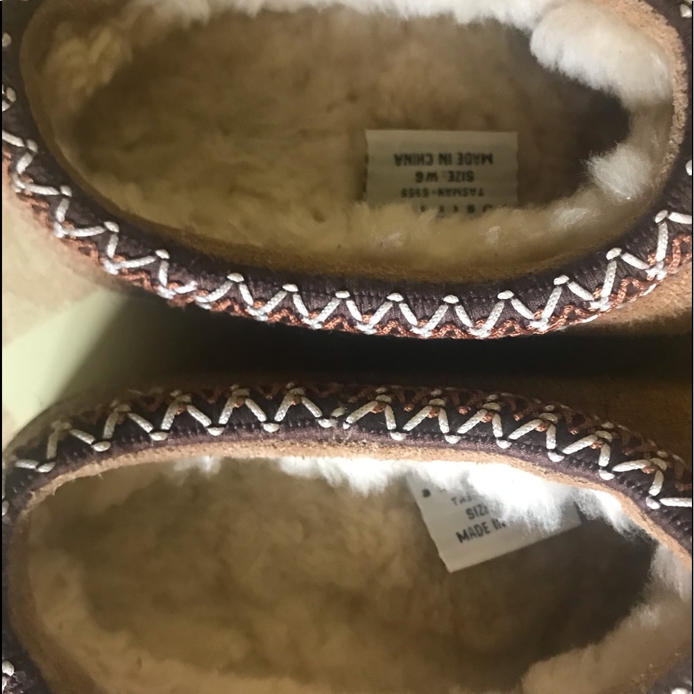 Ugg Tasman chestnut color . Size 6 .